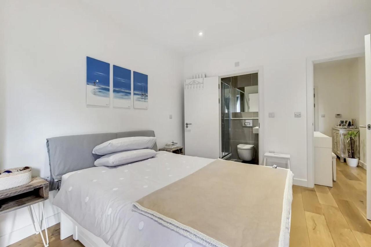 Luxury 2 Bed 2 Bath With Balcony New Build Apartment *South Central London* Bagian luar foto