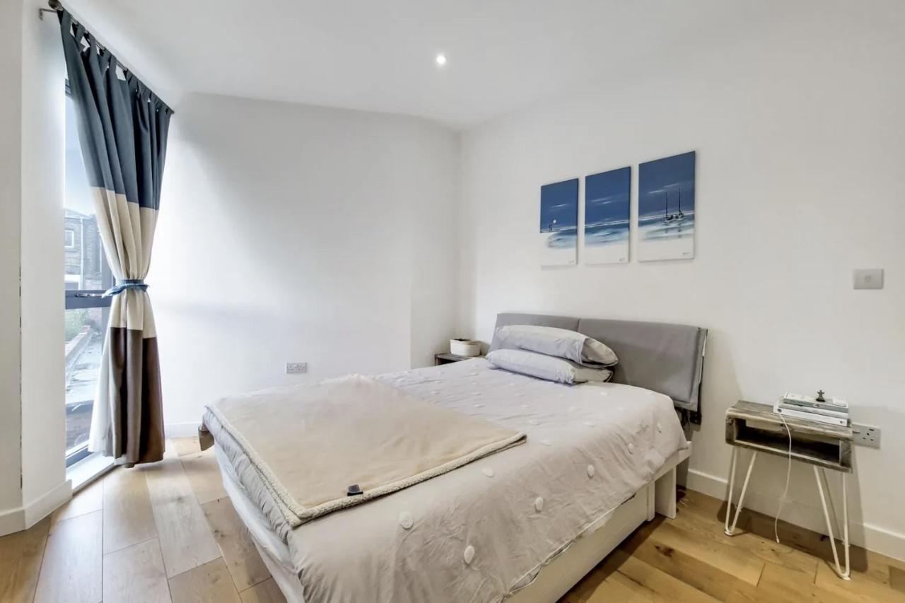 Luxury 2 Bed 2 Bath With Balcony New Build Apartment *South Central London* Bagian luar foto